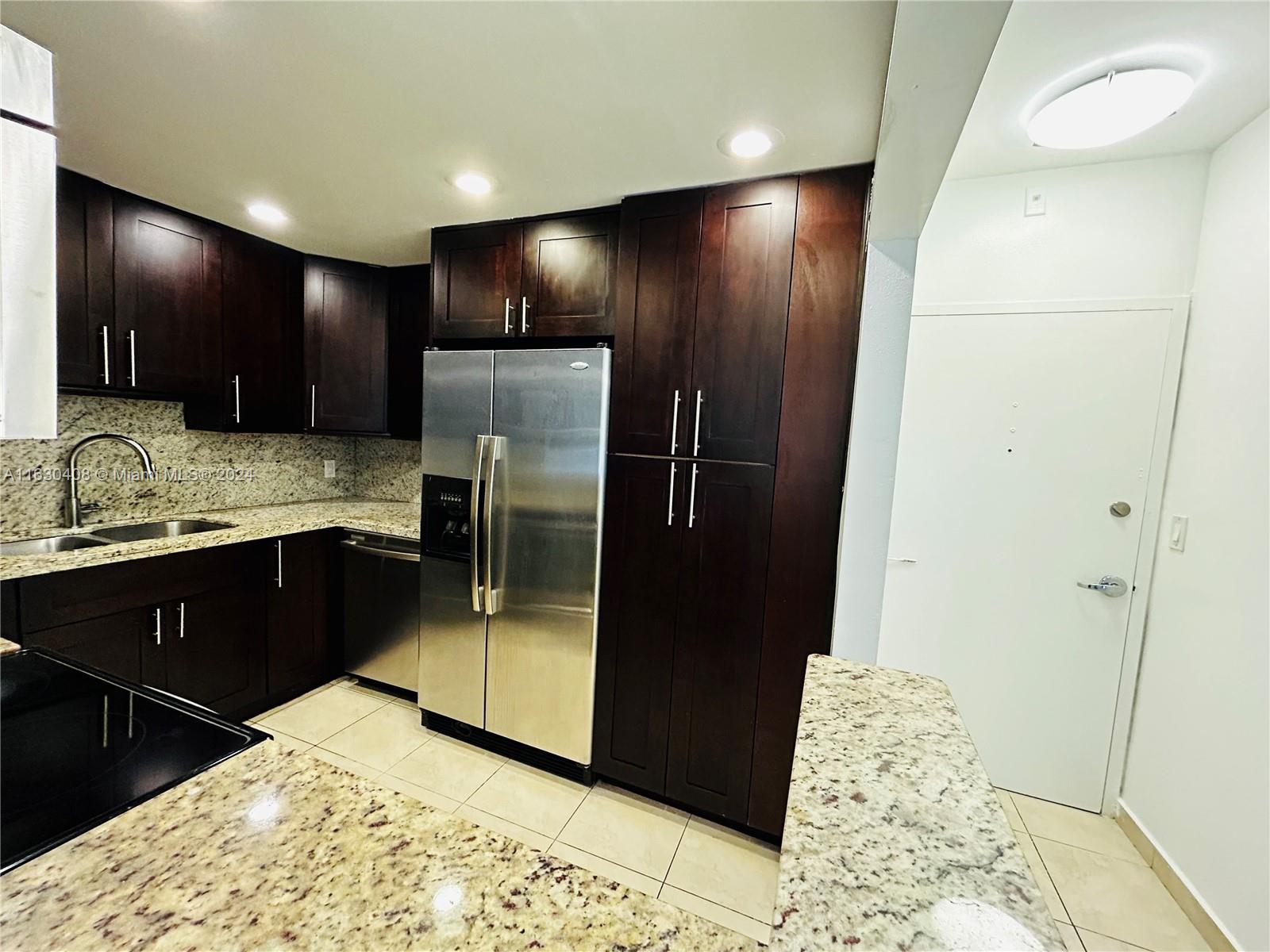 1455 N Treasure Dr # 3J
