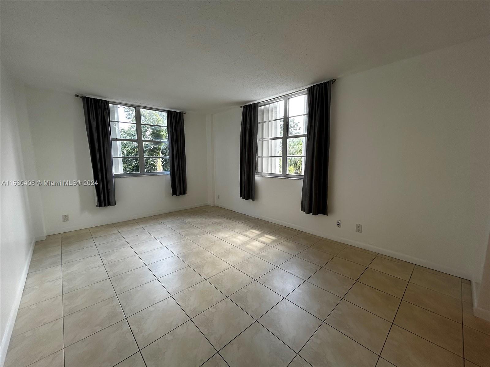 1455 N Treasure Dr # 3J