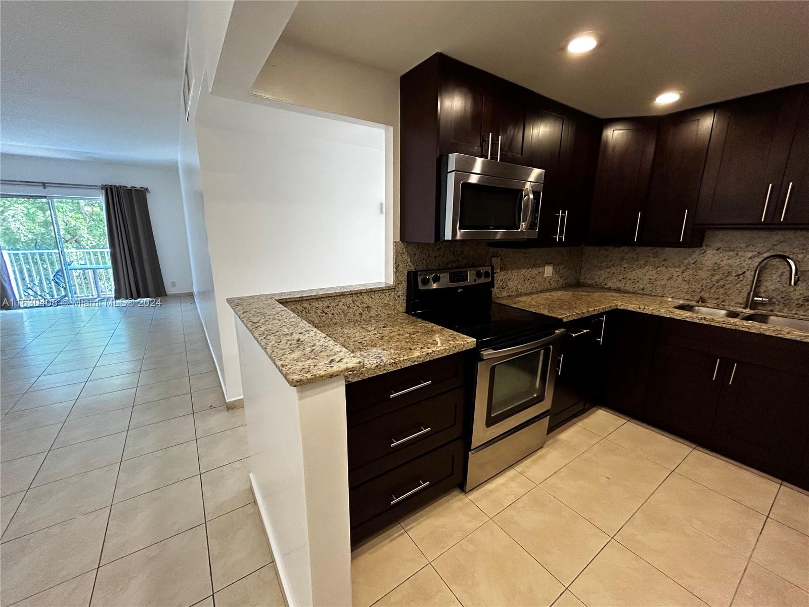 1455 N Treasure Dr # 3J