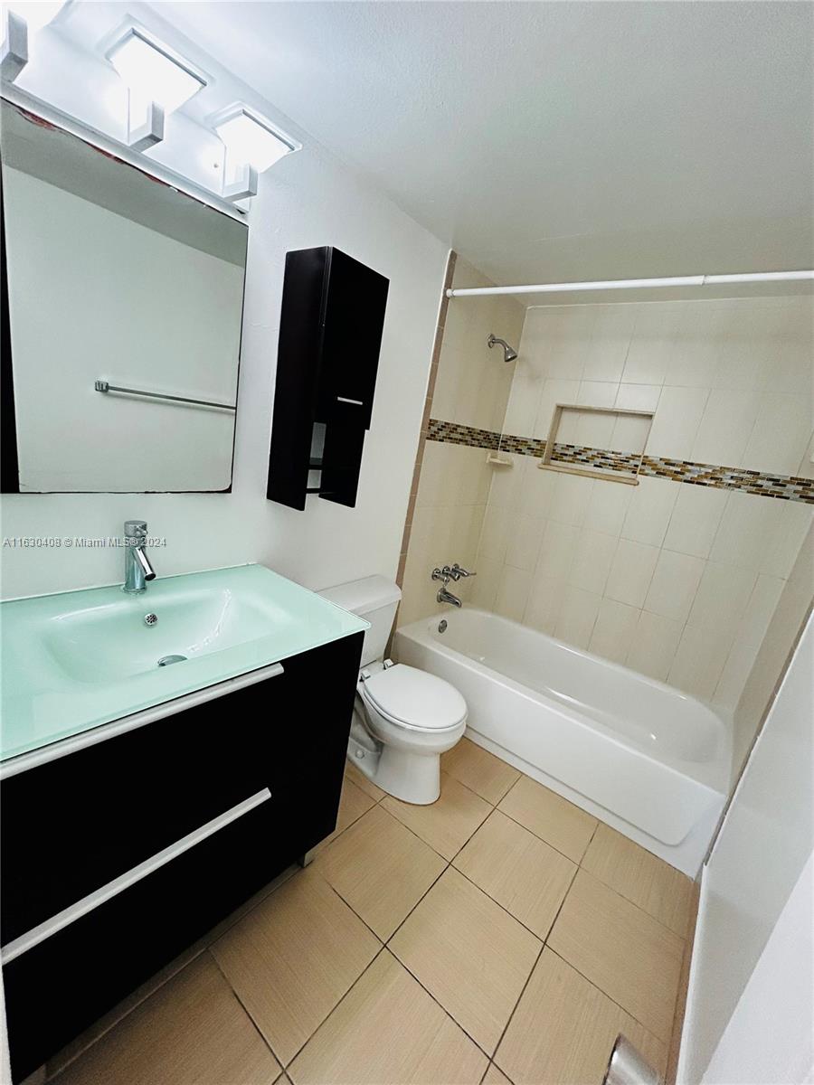 1455 N Treasure Dr # 3J