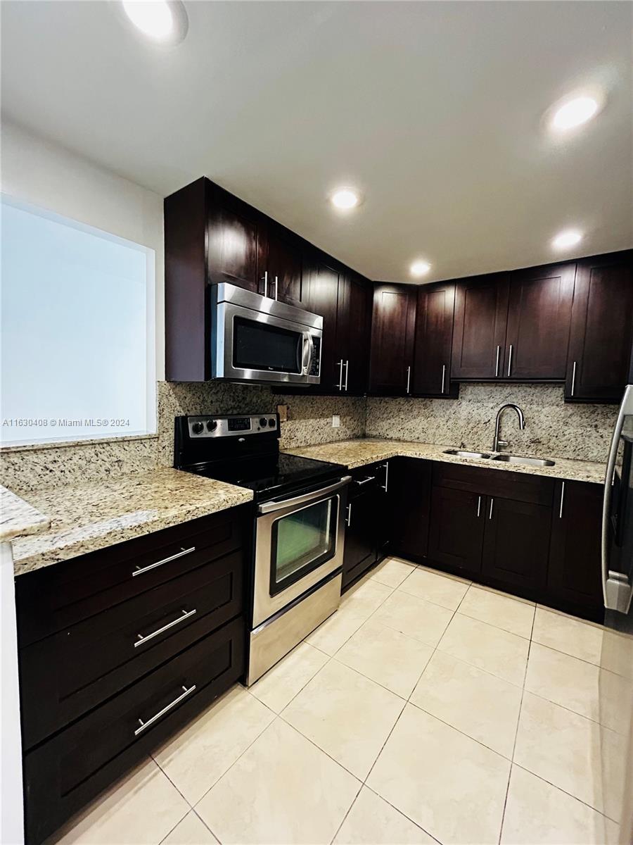 1455 N Treasure Dr # 3J