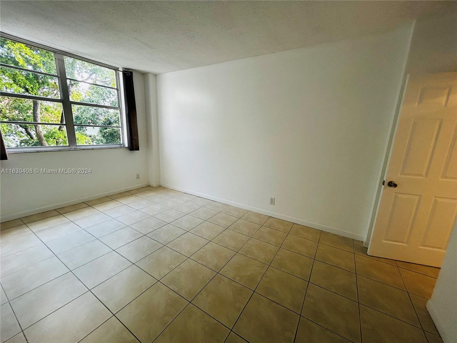 1455 N Treasure Dr # 3J