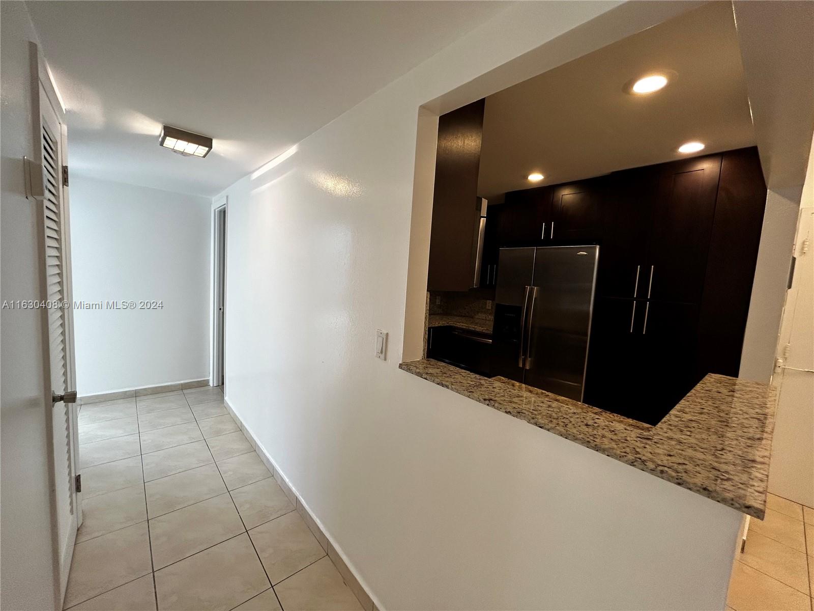 1455 N Treasure Dr # 3J