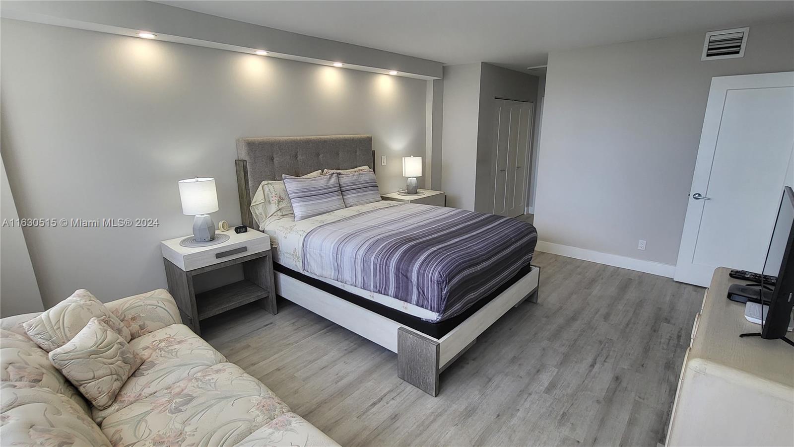 3800 S Ocean Dr # 1009
