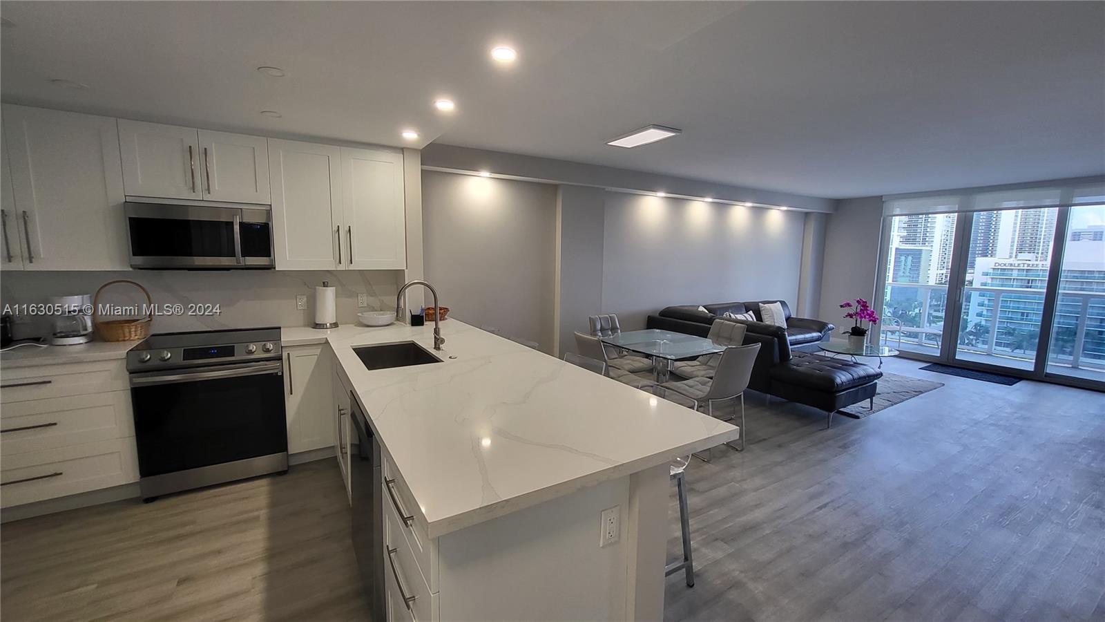3800 S Ocean Dr # 1009