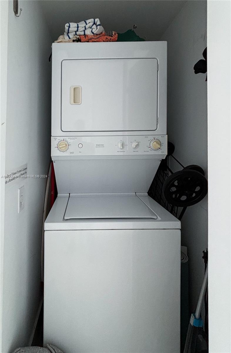 92 SW 3 ST # 4407