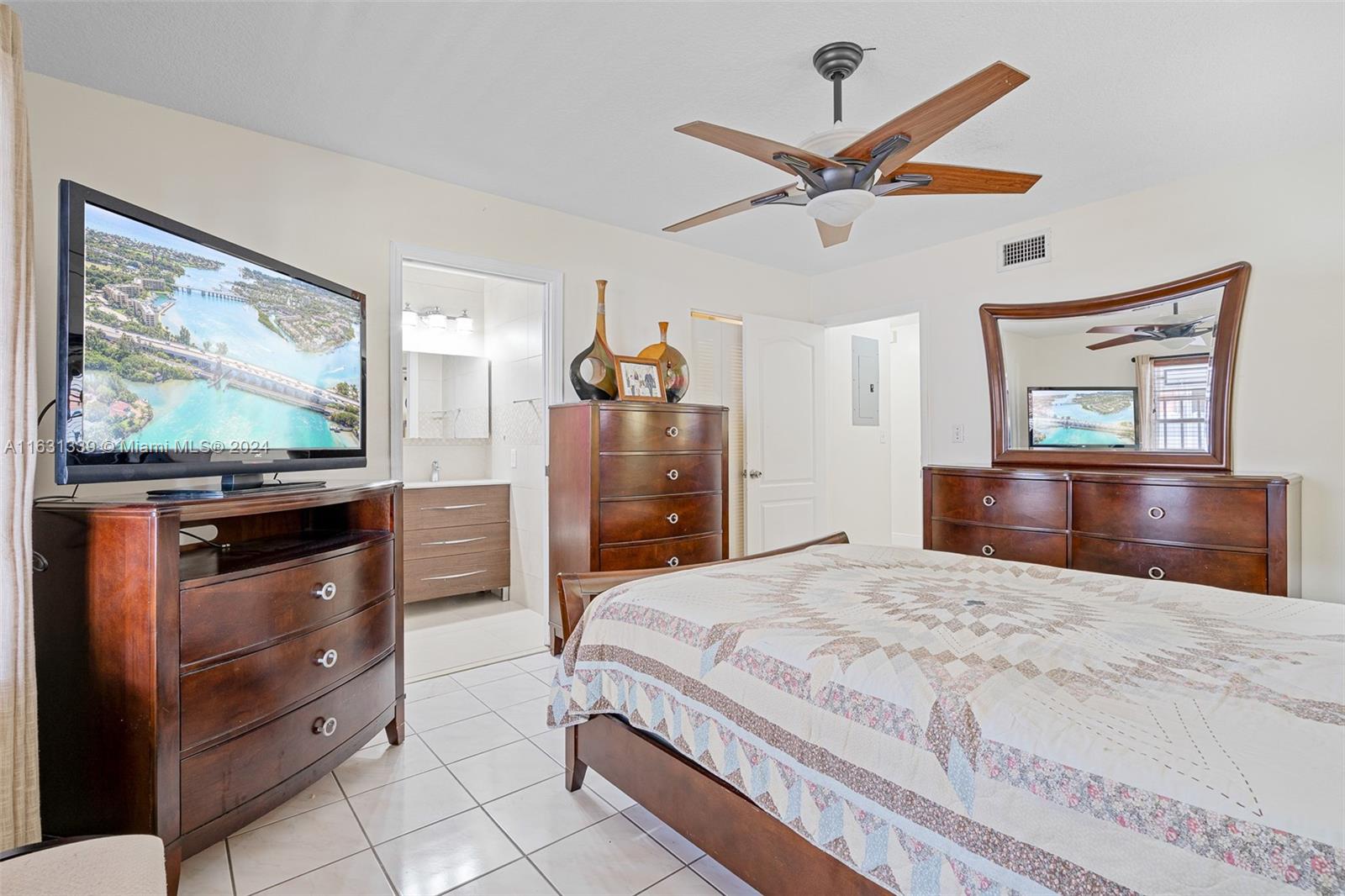 2372 W 73rd Pl # A Unit: 11-A