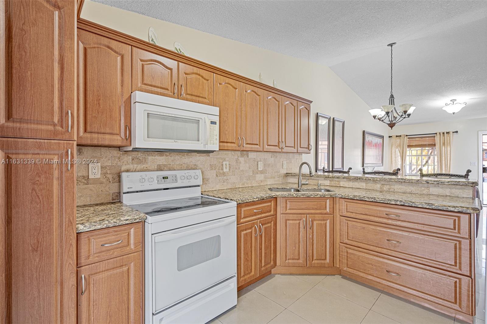 2372 W 73rd Pl # A Unit: 11-A