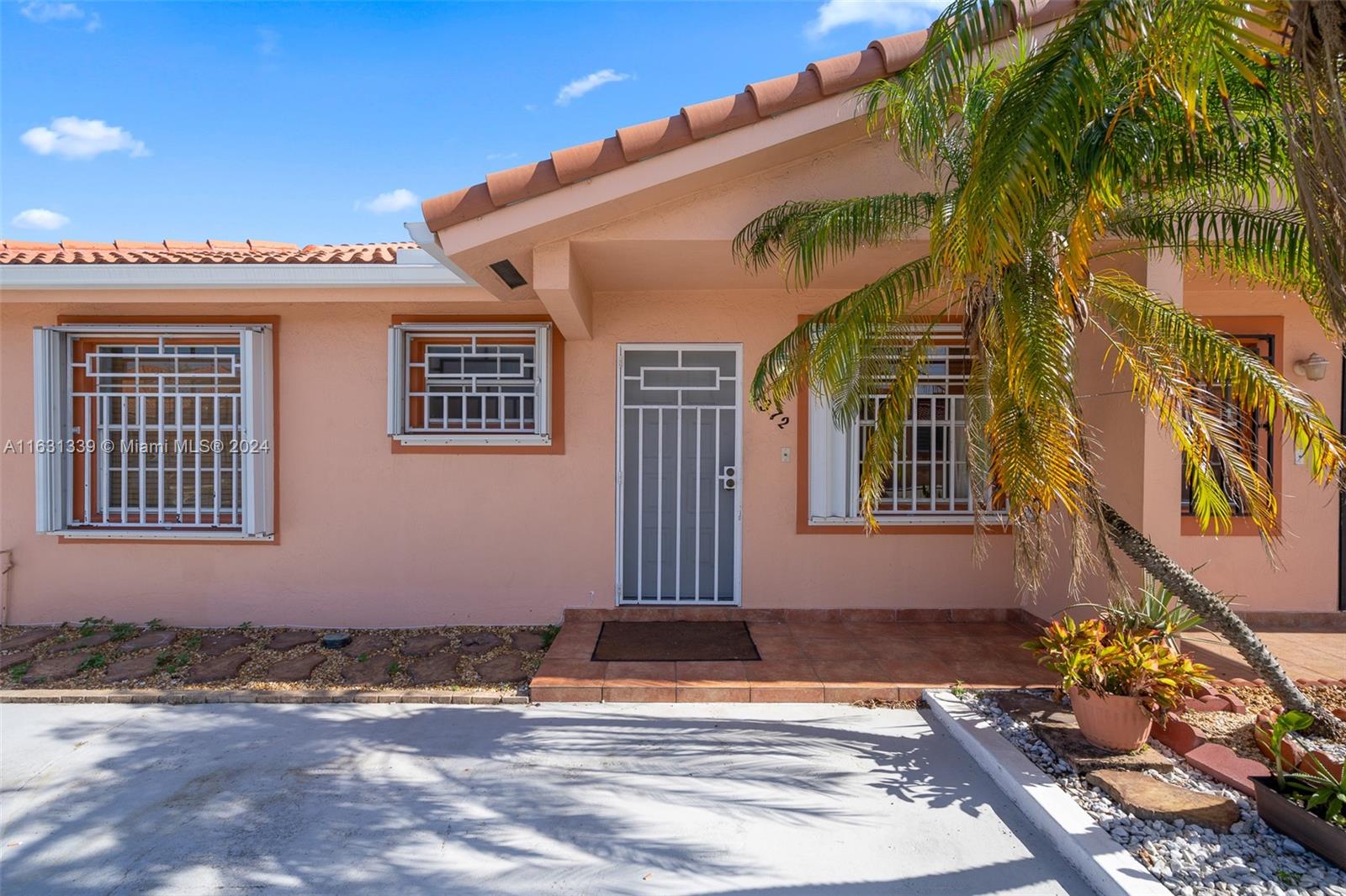 2372 W 73rd Pl # A Unit: 11-A