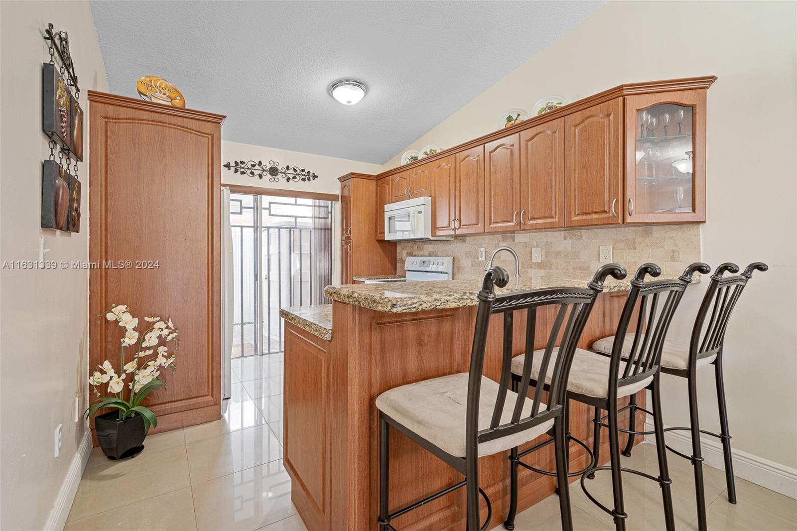 2372 W 73rd Pl # A Unit: 11-A