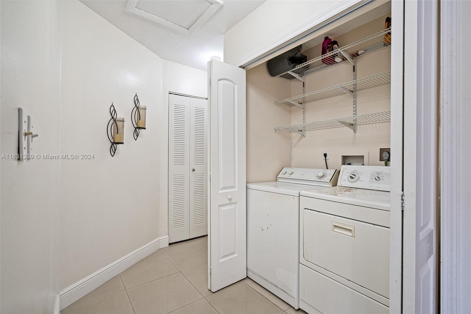 2372 W 73rd Pl # A Unit: 11-A