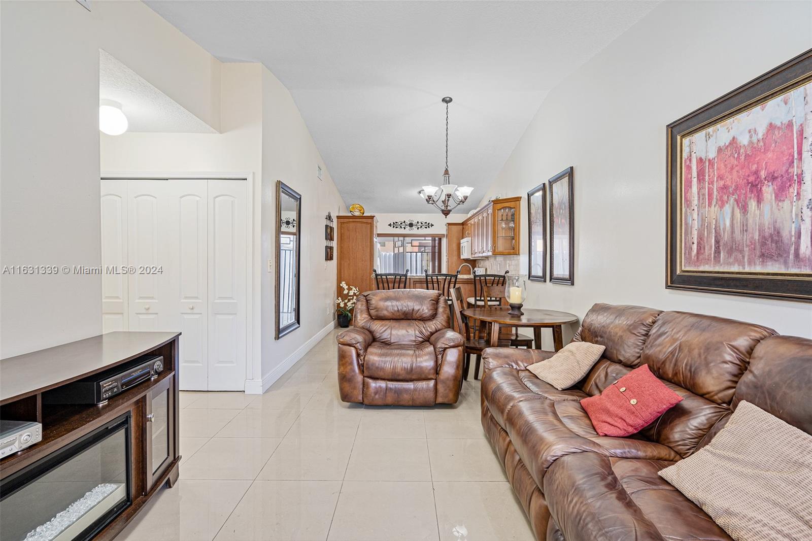 2372 W 73rd Pl # A Unit: 11-A