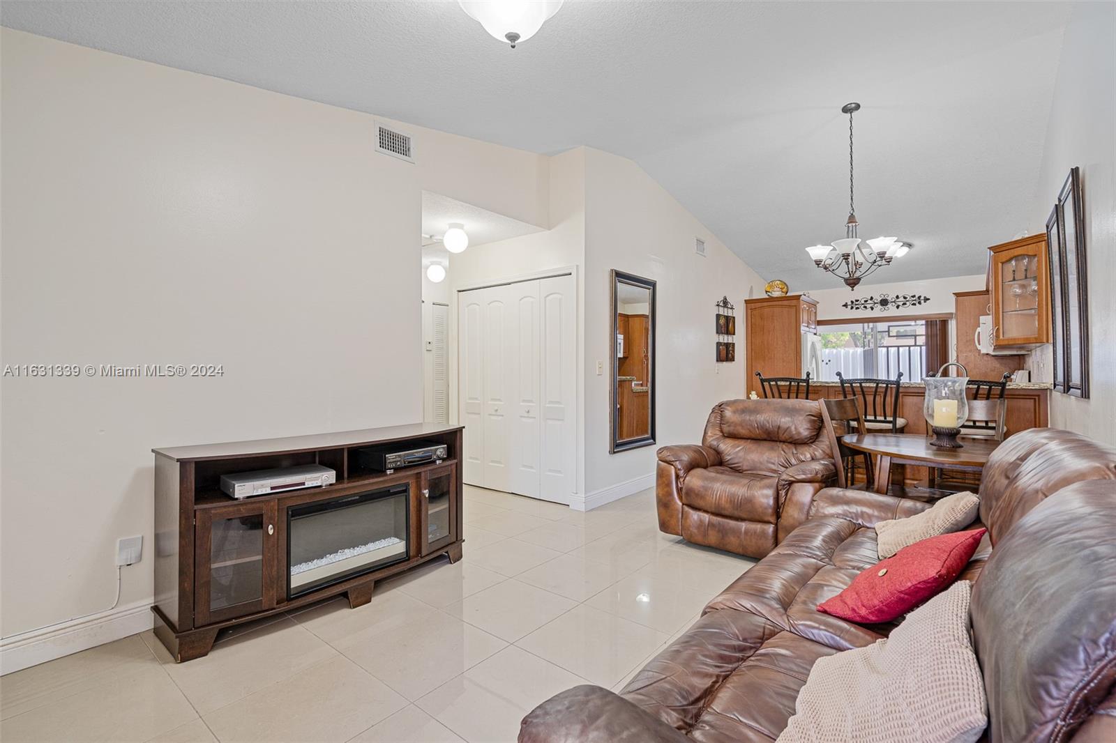 2372 W 73rd Pl # A Unit: 11-A