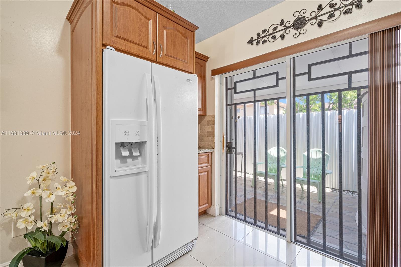 2372 W 73rd Pl # A Unit: 11-A