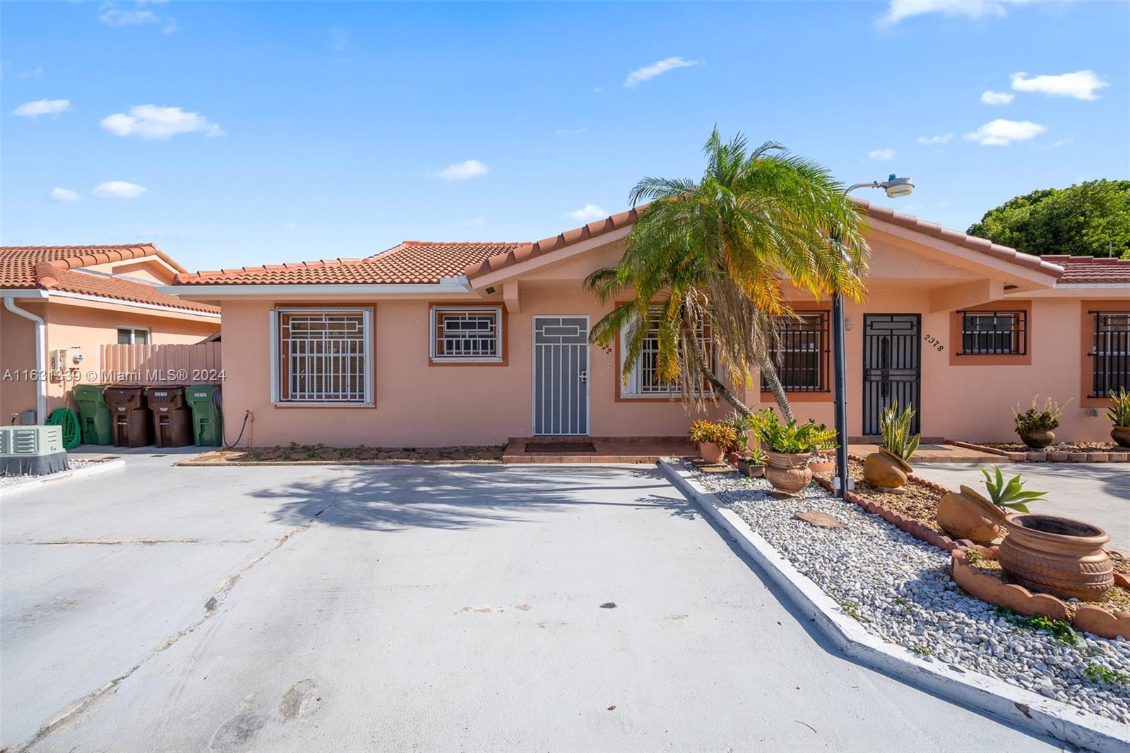 2372 W 73rd Pl # A Unit: 11-A