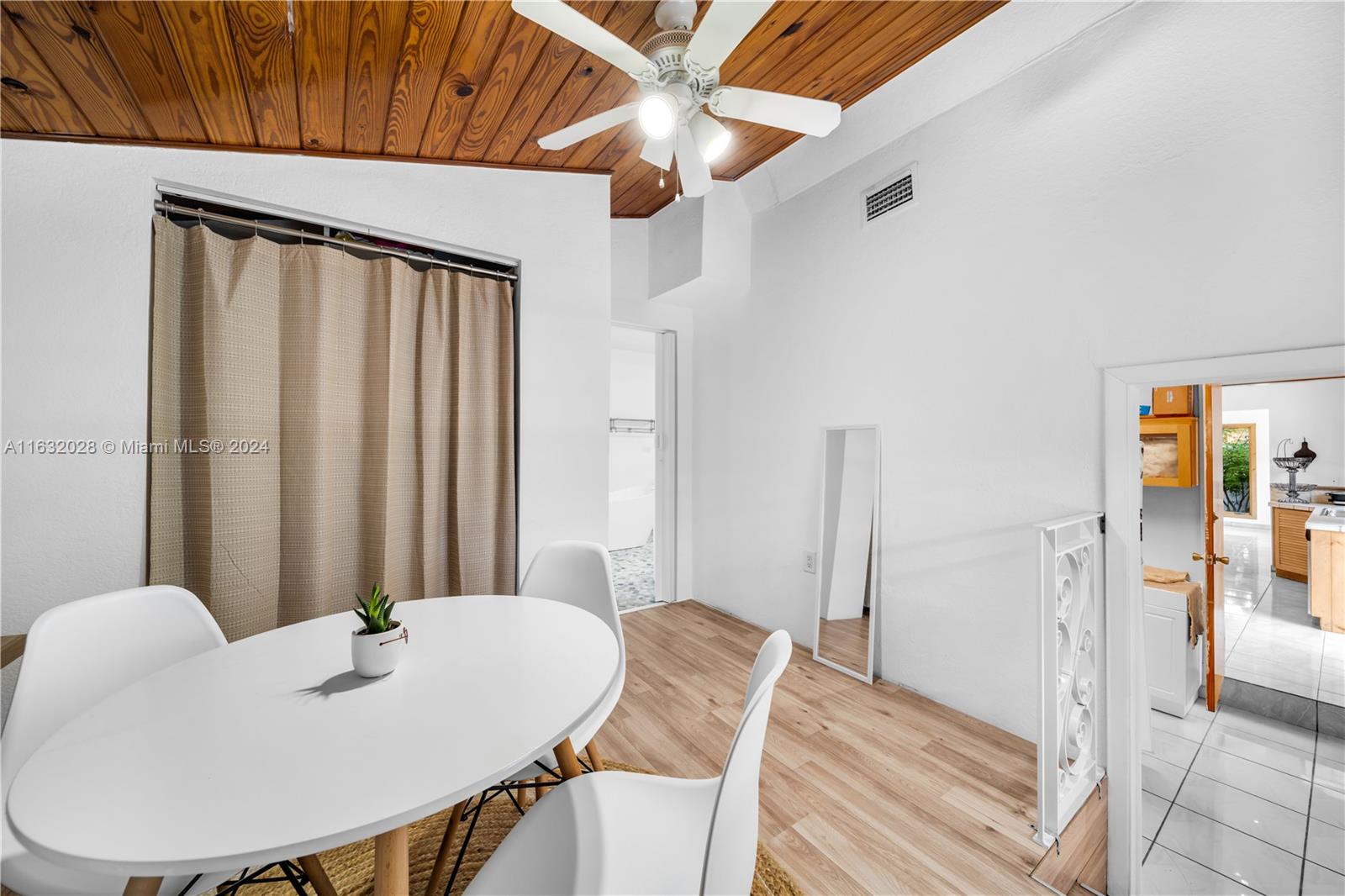 2301 SW 4th Ave