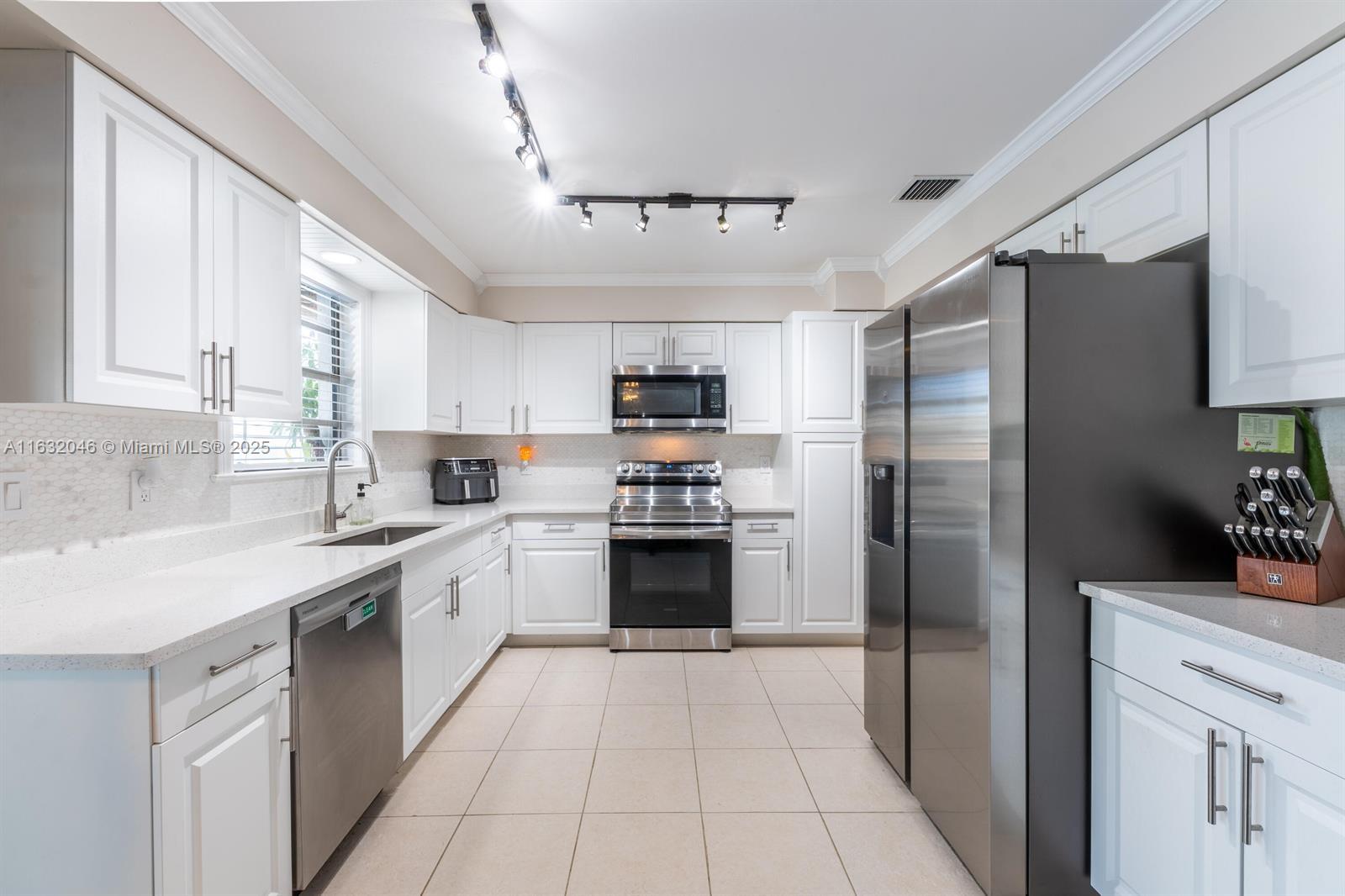 143 SW Grove Ave, Port St. Lucie