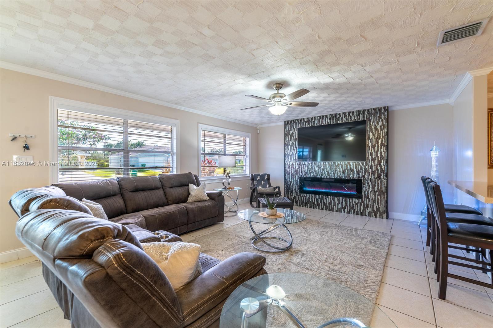 143 SW Grove Ave, Port St. Lucie