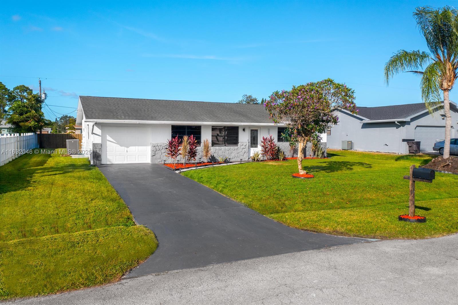 143 SW Grove Ave, Port St. Lucie
