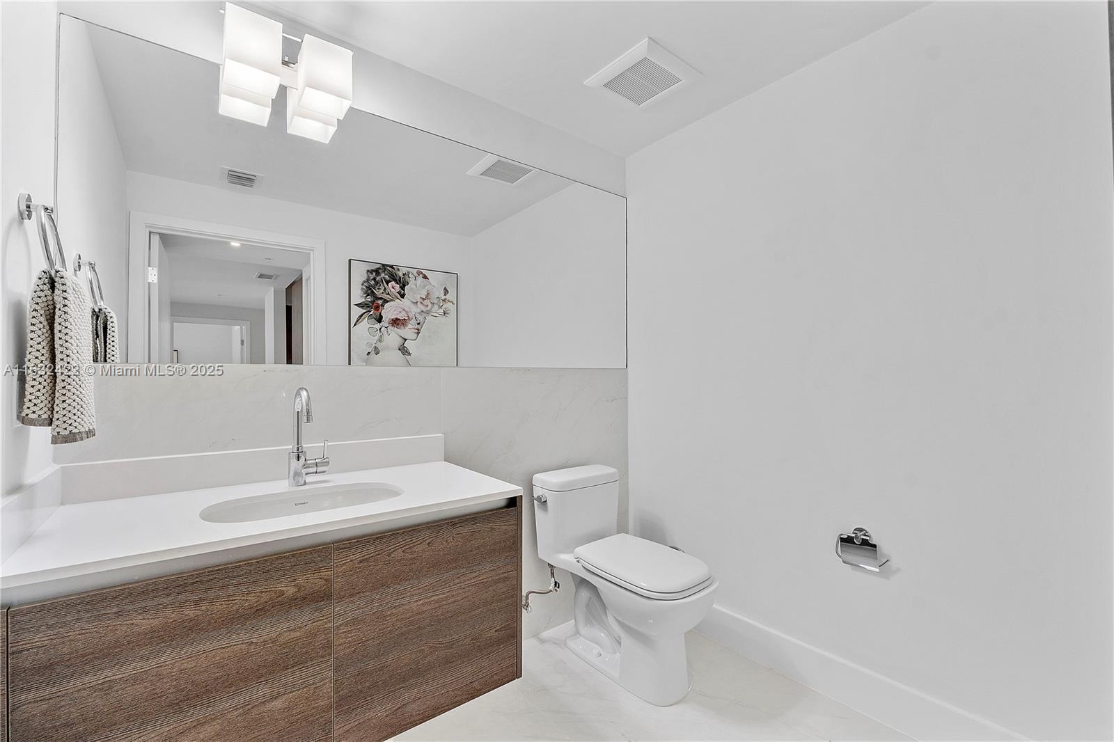301 Altara Ave # 816