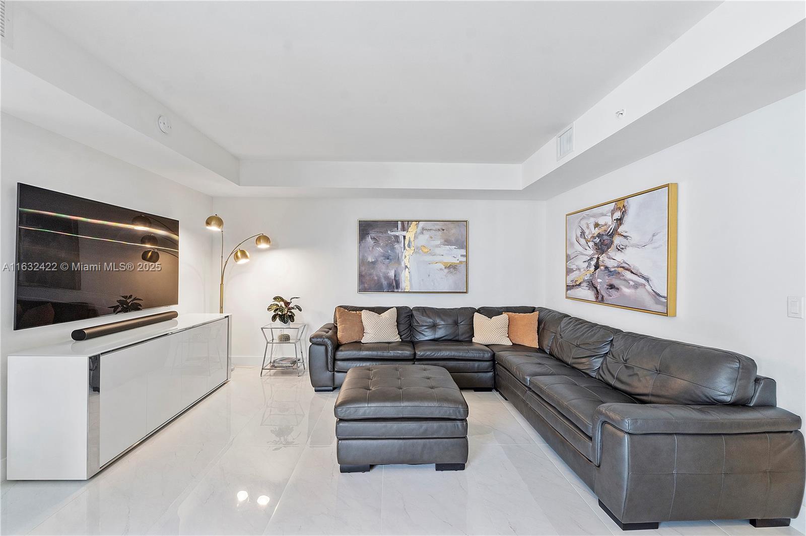 301 Altara Ave # 816