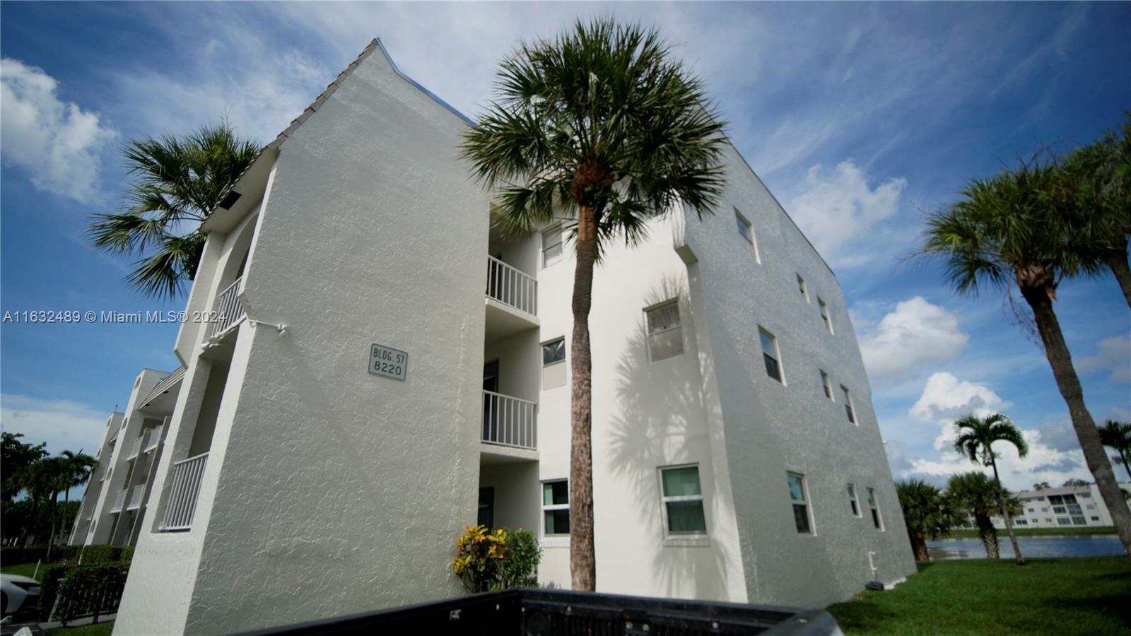 8220 Sunrise Lakes Blvd Unit: 312