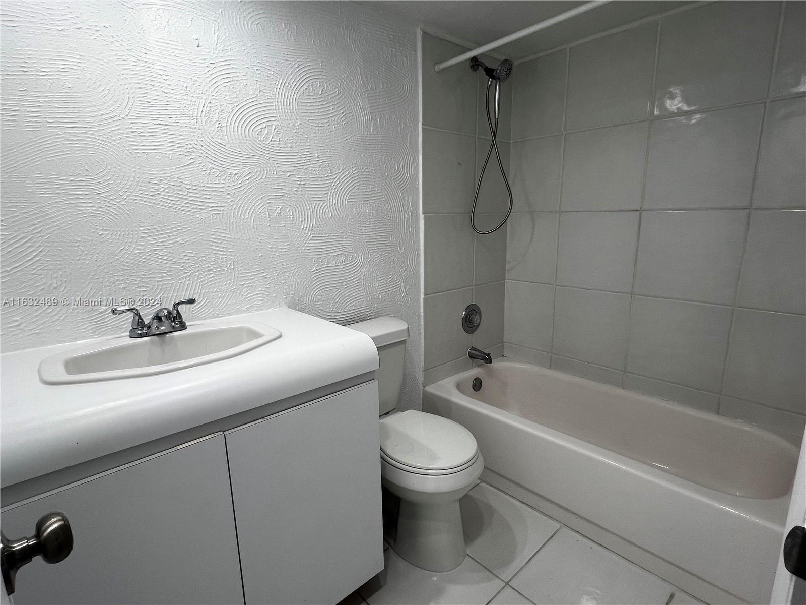 8220 Sunrise Lakes Blvd Unit: 312