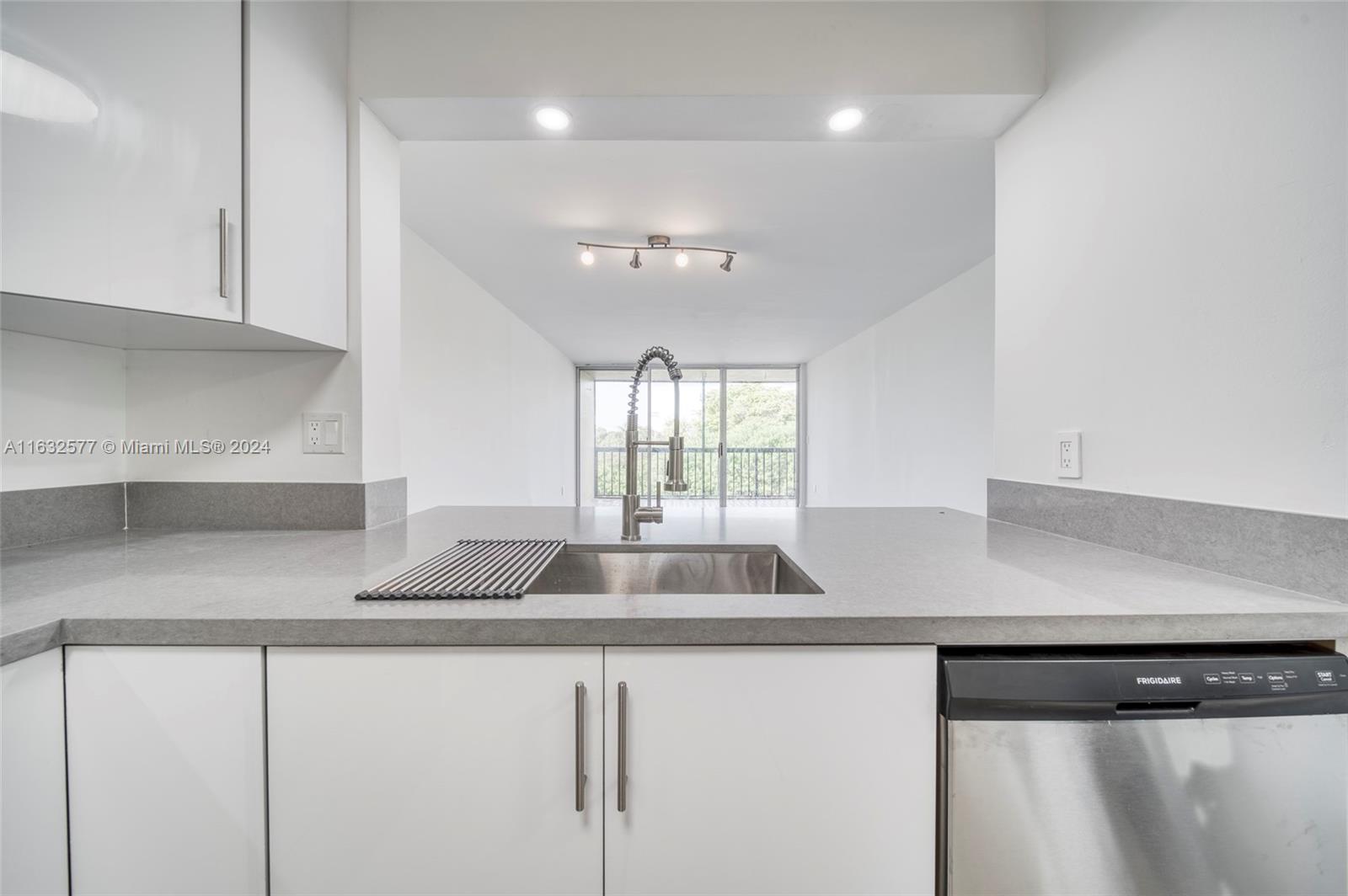 10875 SW 112th Ave # 306