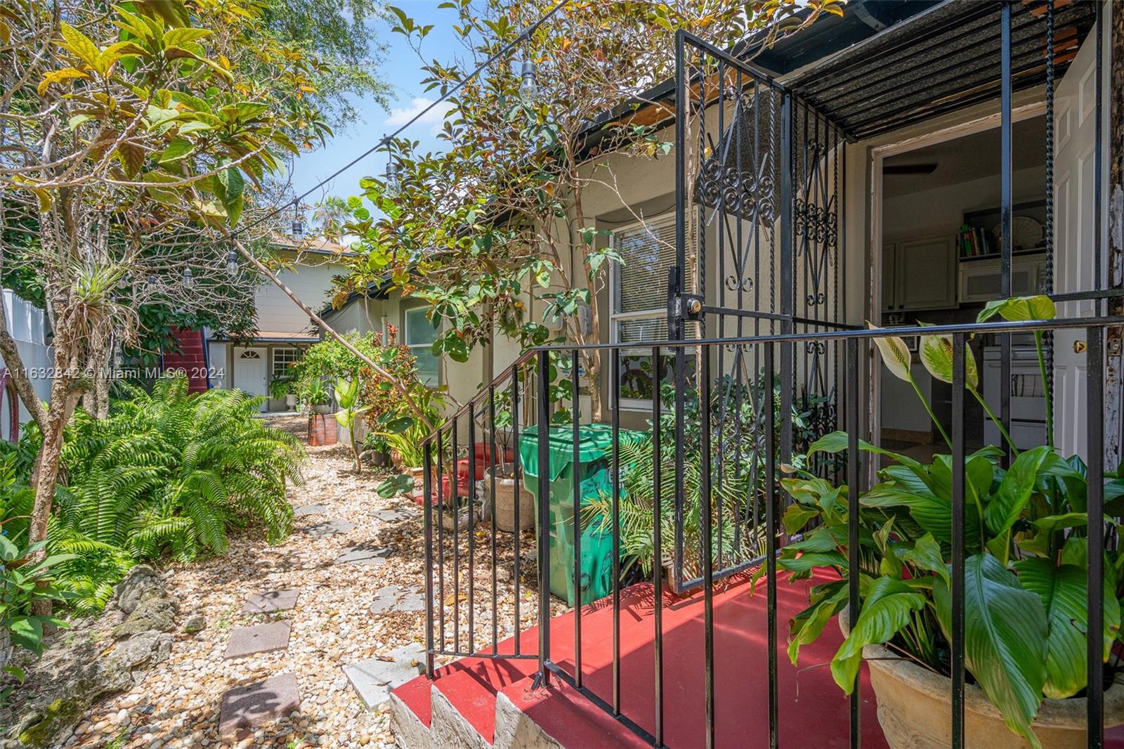 224 SW 6th Ave