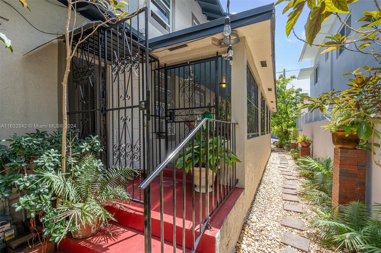 224 SW 6th Ave