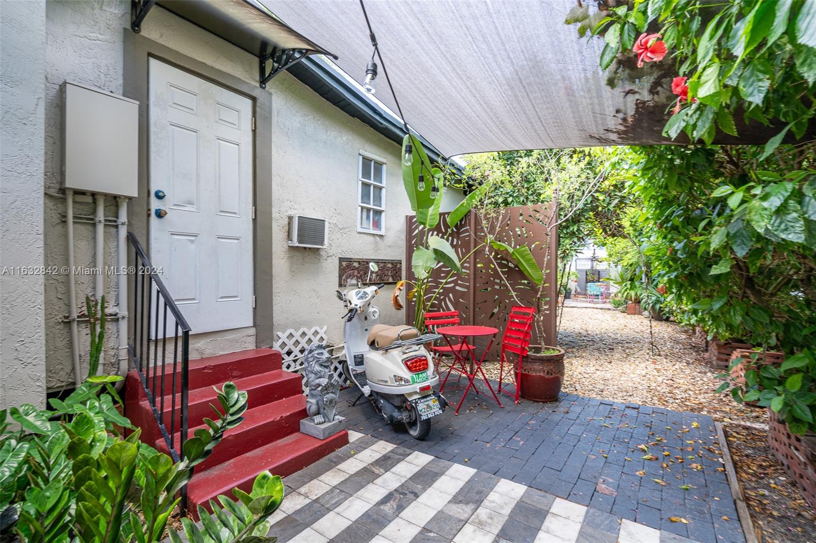 224 SW 6th Ave