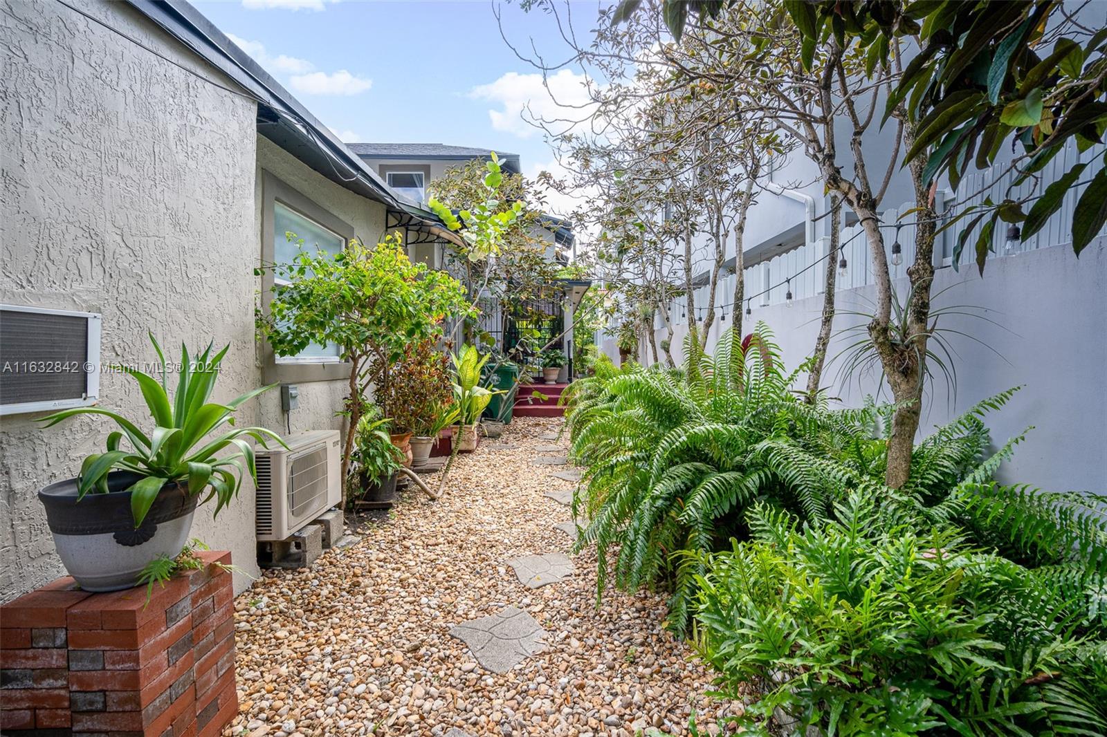 224 SW 6th Ave