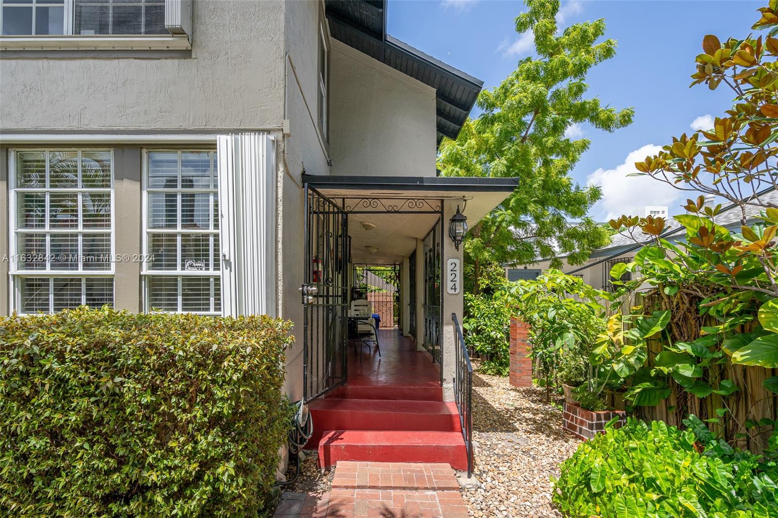 224 SW 6th Ave