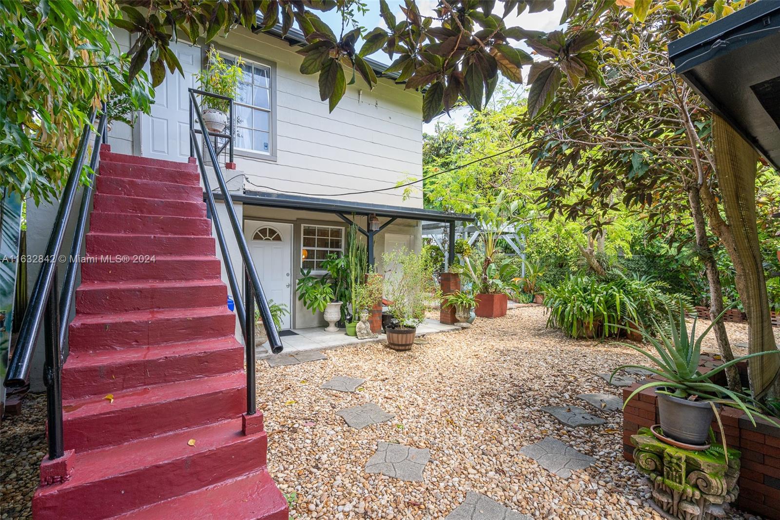 224 SW 6th Ave