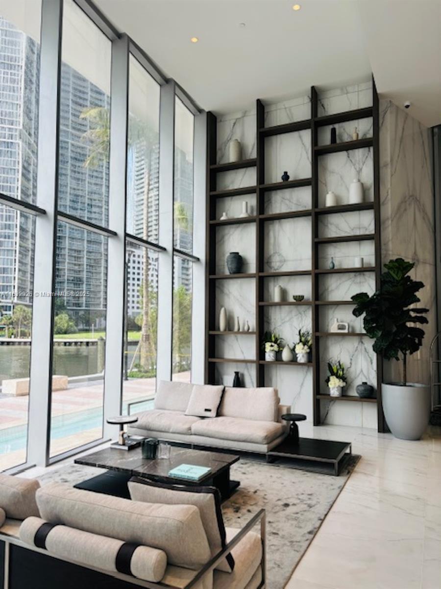 300 Biscayne Blvd Way # 1902