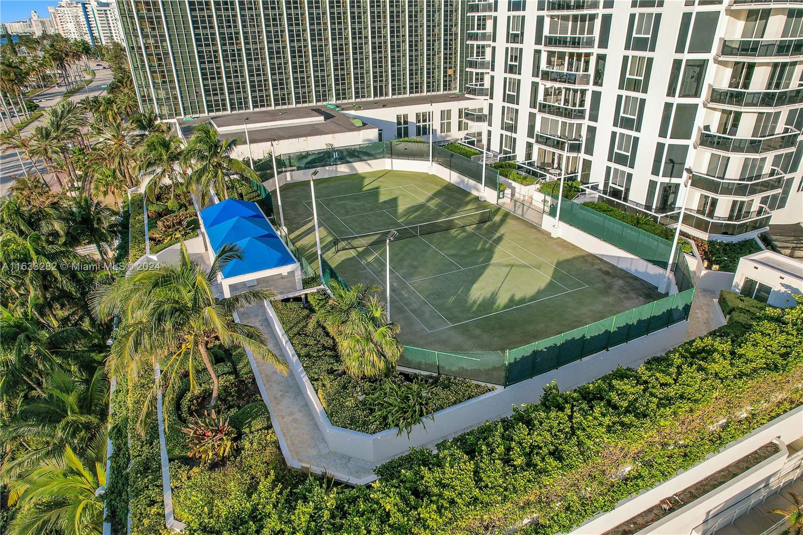4779 Collins Ave # 3104