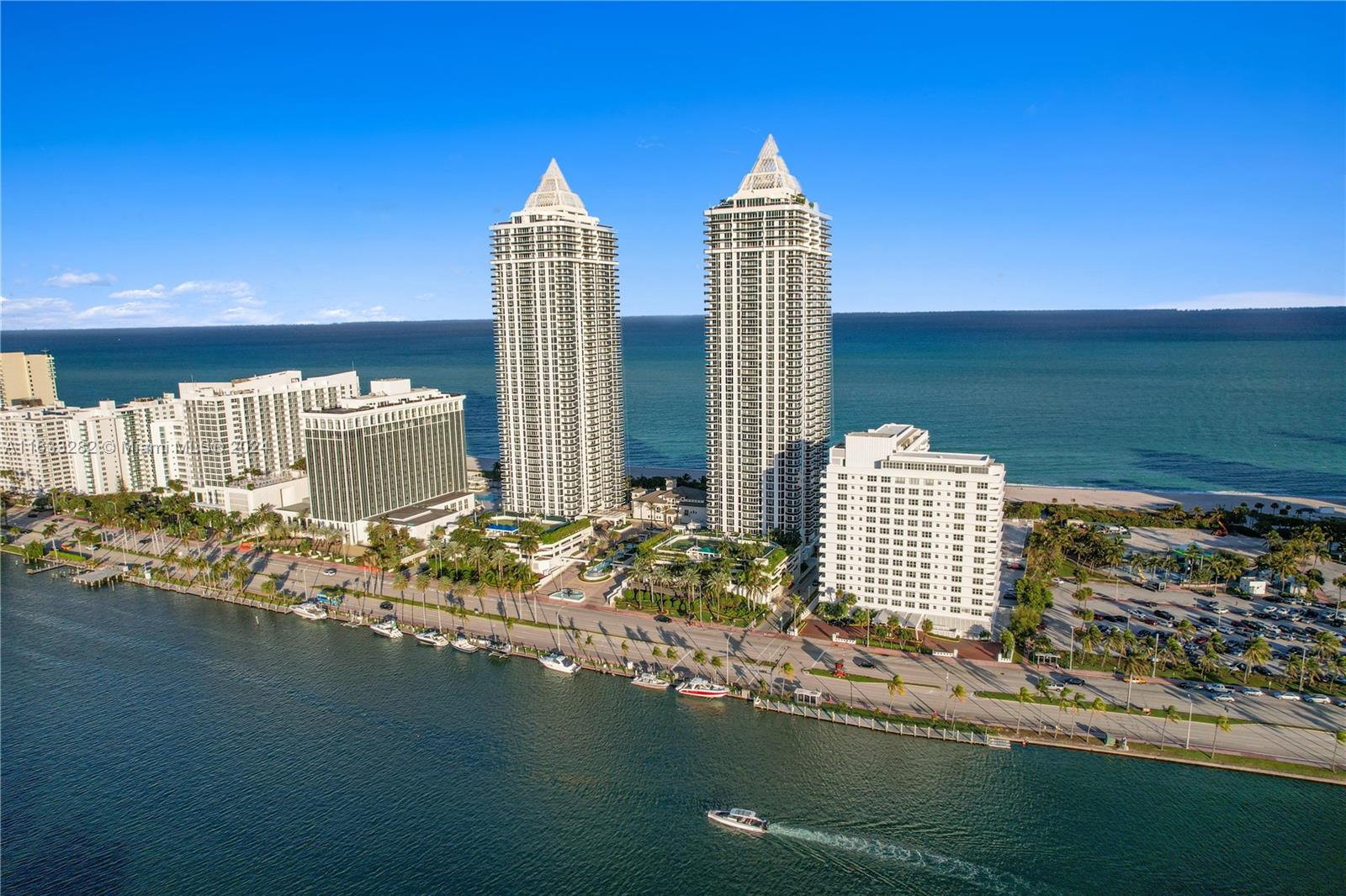 4779 Collins Ave # 3104