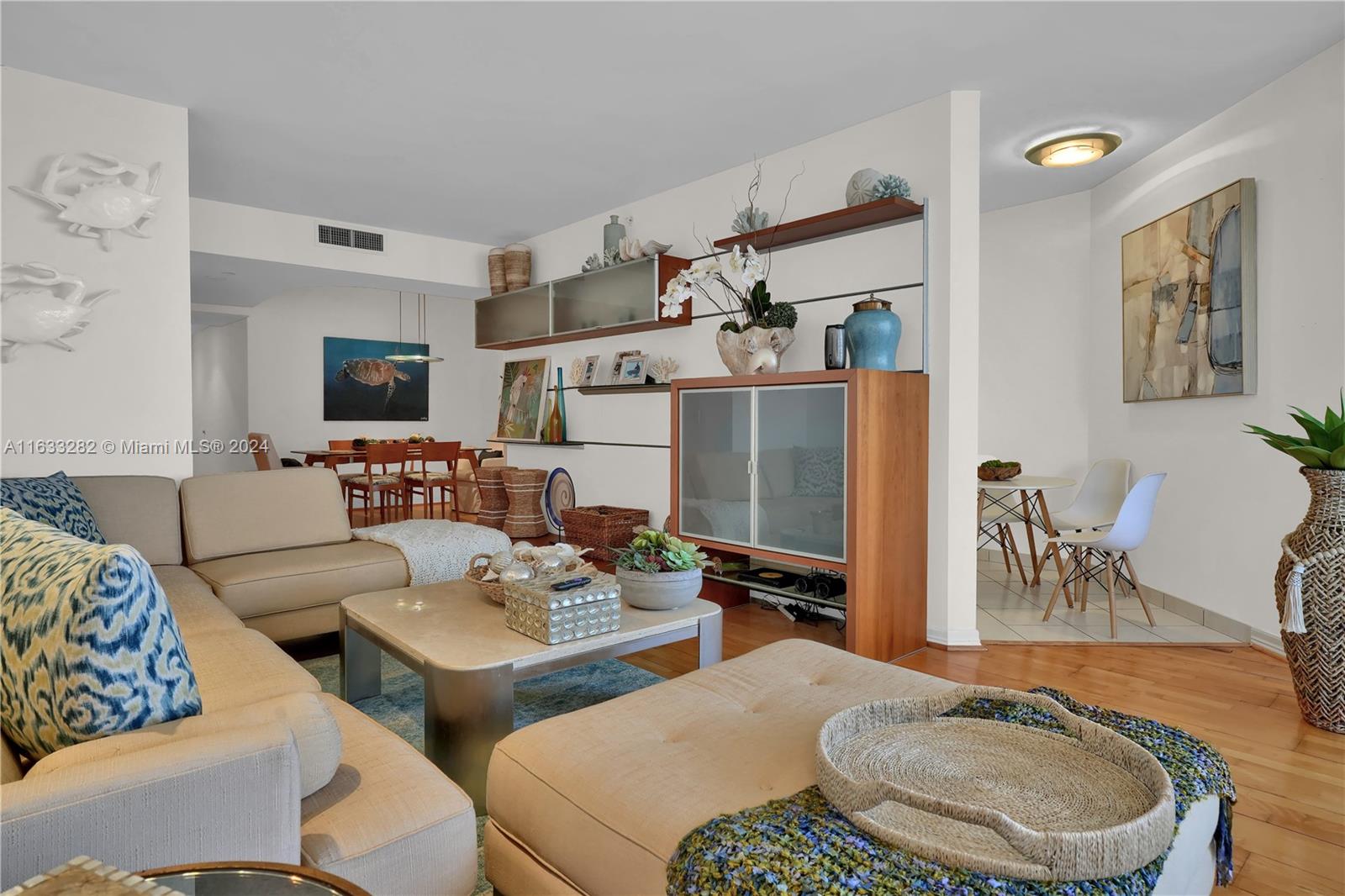 4779 Collins Ave # 3104