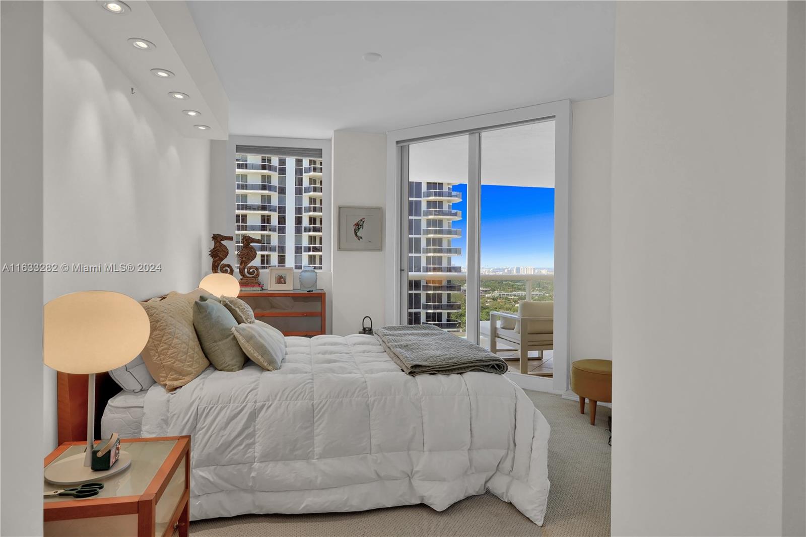 4779 Collins Ave # 3104