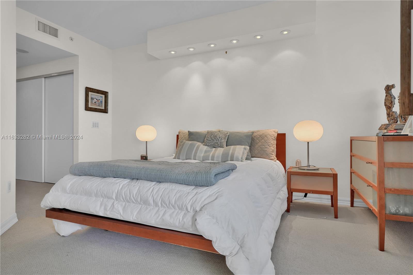 4779 Collins Ave # 3104