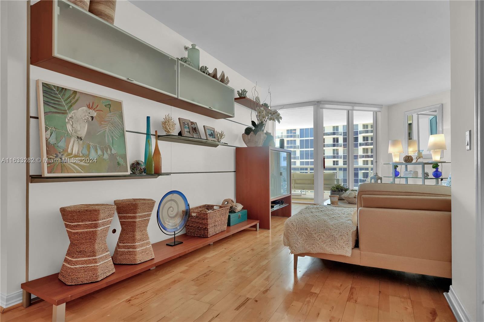 4779 Collins Ave # 3104