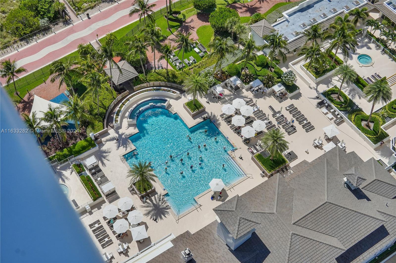 4779 Collins Ave # 3104