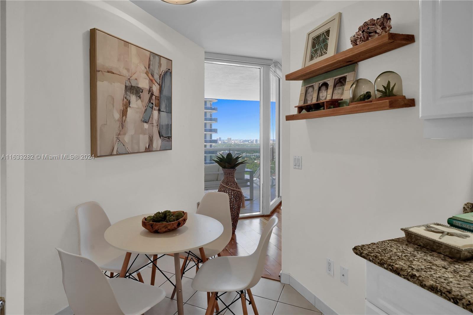 4779 Collins Ave # 3104