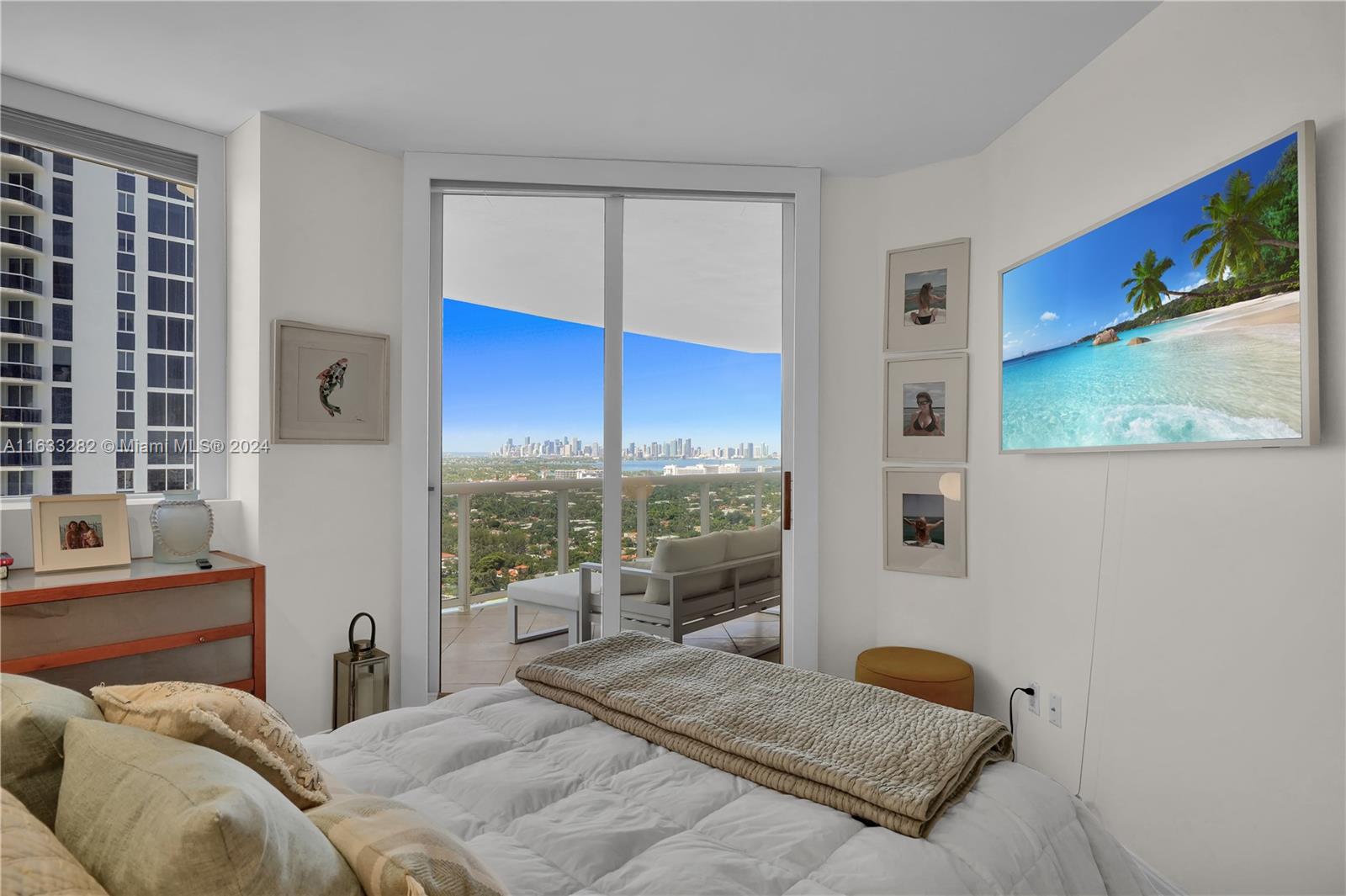 4779 Collins Ave # 3104