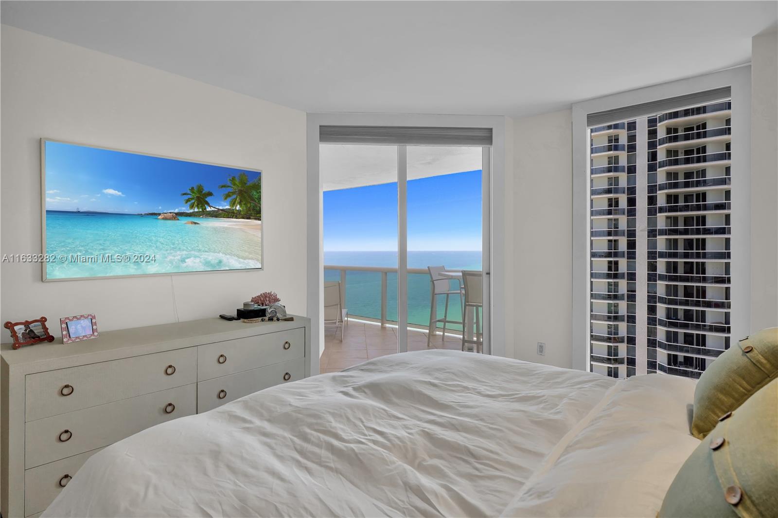 4779 Collins Ave # 3104