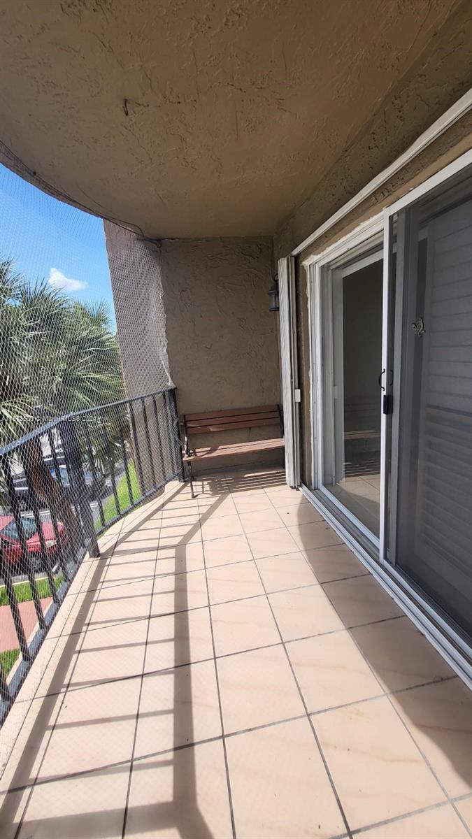 5199 NW 7th St # 309