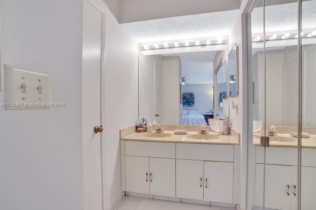 211 SW 97th Ave