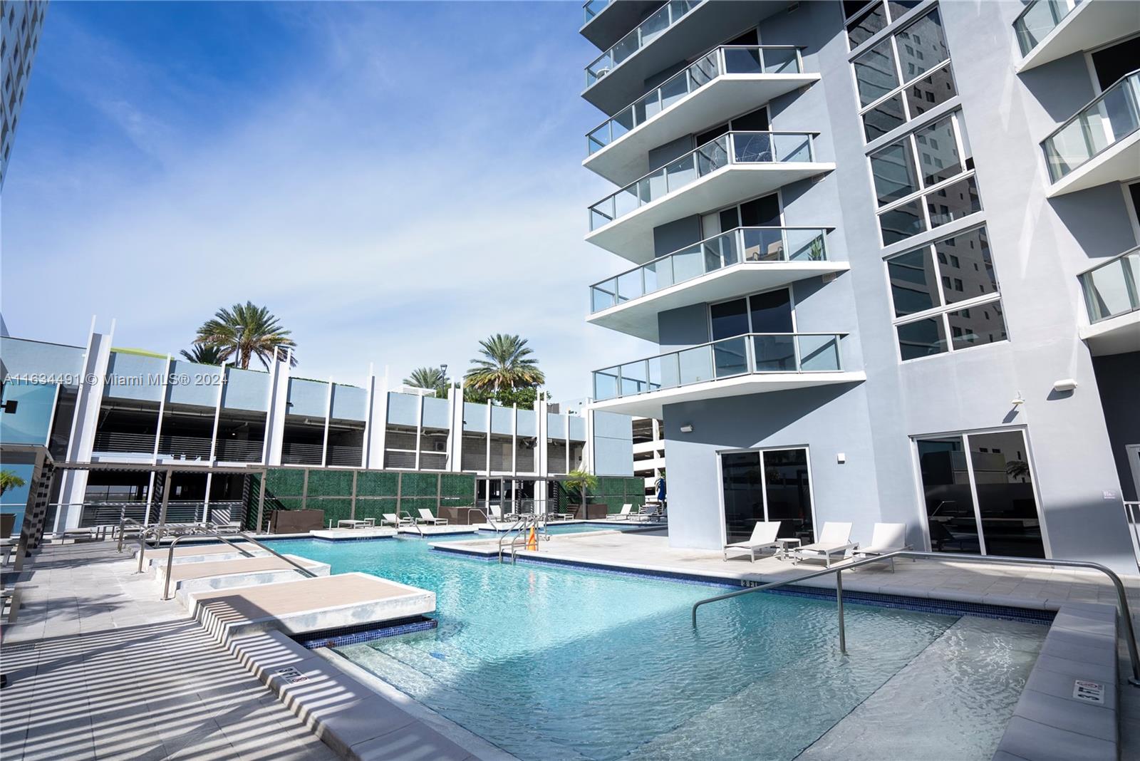 1010 SW 2nd Ave # 2003