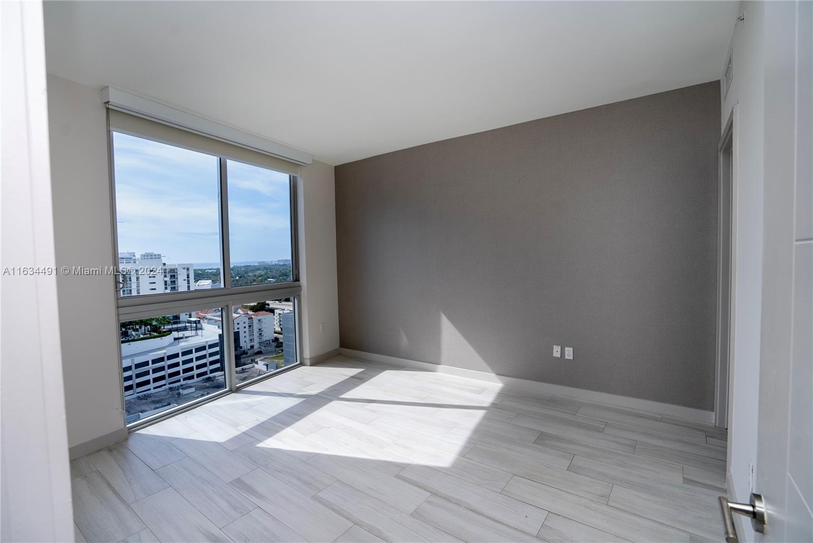 1010 SW 2nd Ave # 2003