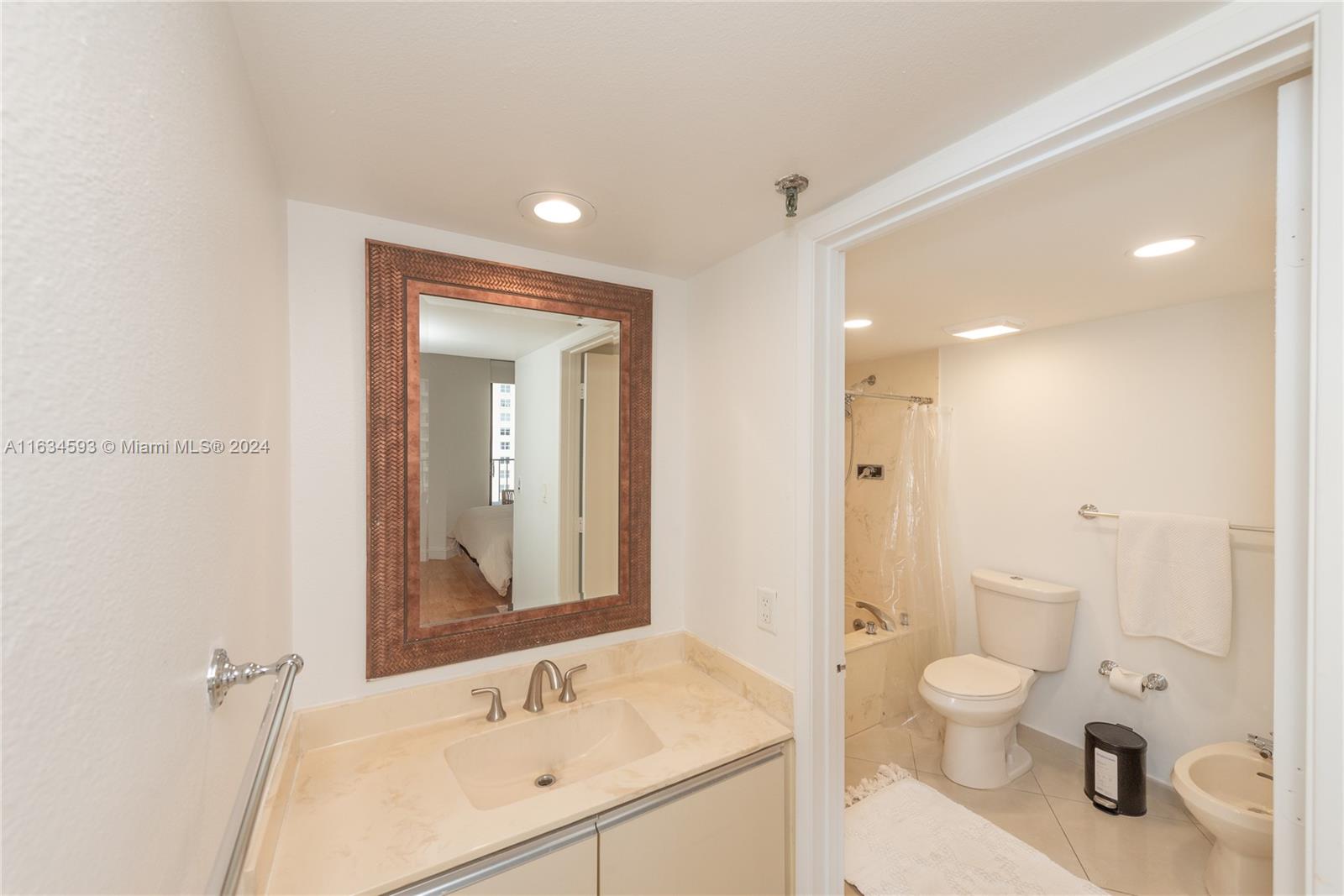 520 Brickell Key Dr # A1401